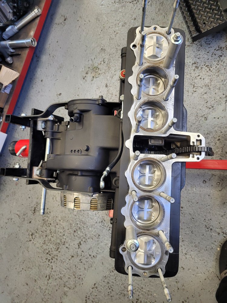 Illustration de Préparation moteur Honda CBX 1000