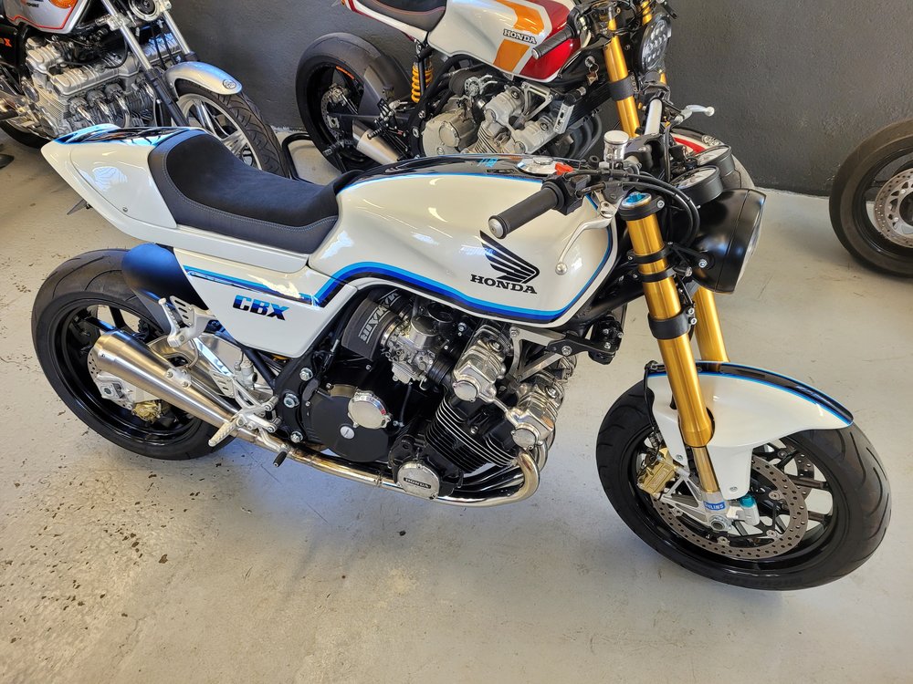 Illustration de Honda CBX 1000 bi-place