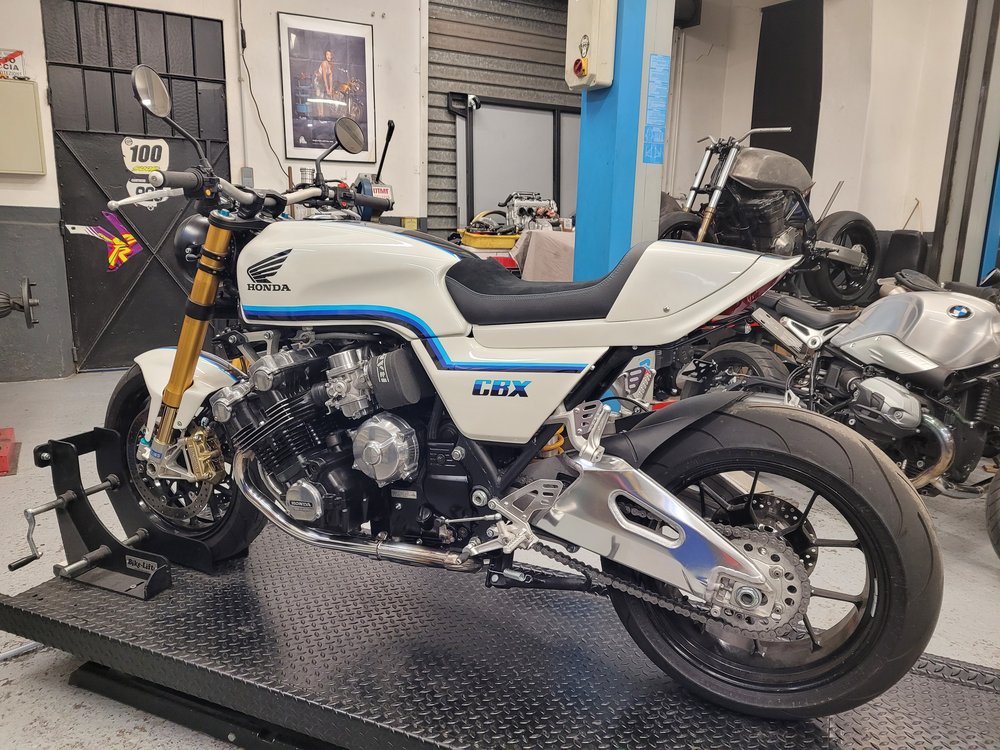 Illustration de Honda CBX 1000 bi-place