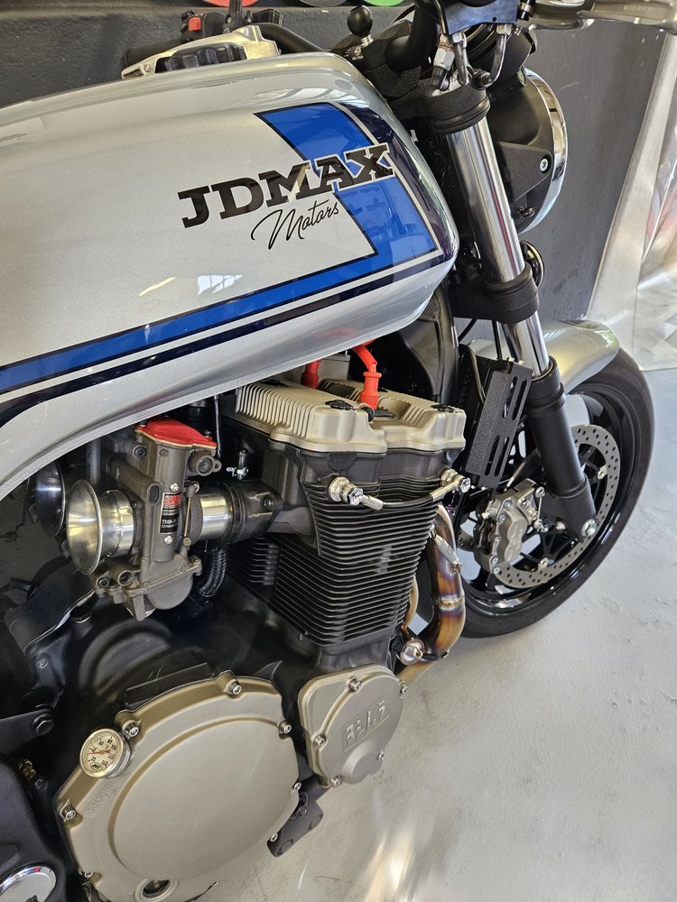 Illustration de HONKI 1100-BO Super Sport